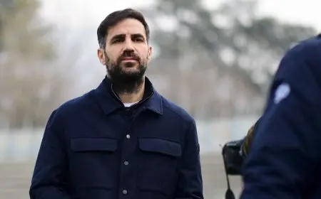 فابريغاس يعلن عن مفاوضاته مع أندية أخرى ويقارن كومو بأرسنال