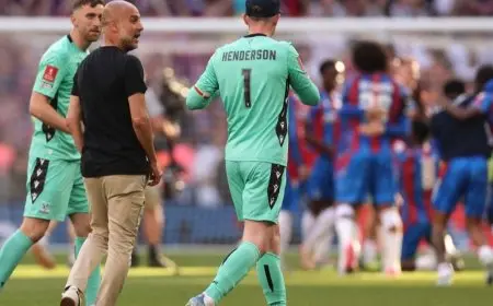 جوارديولا ينفجر غضبًا لعدم طرد دين هندرسون قبل تصديه لمرموش