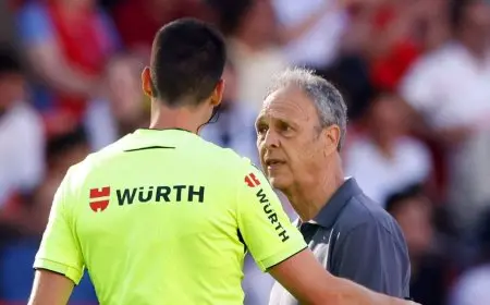 كاباروس يهاجم تقنية الـ”فار” بعد طرد مدافع إشبيلية أمام ريال مدريد