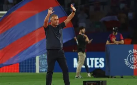 فليك: نستحق السعادة.. وتحسن الأداء عزز رابطتنا بجماهير برشلونة