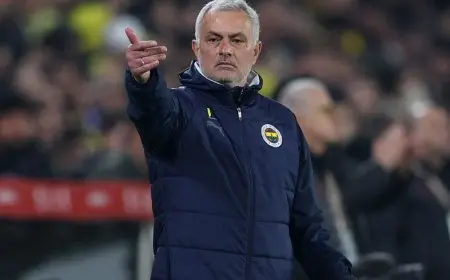 غلطة سراي يسخر من مورينيو عقب فوزه بلقب الدوري التركي