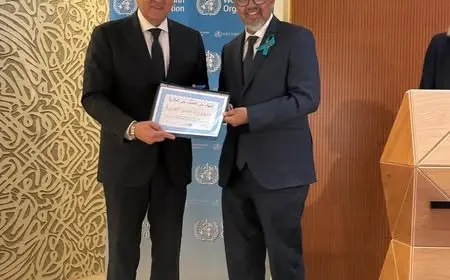 بالفيديو: وزير الصحة يحصل على شهادة قضاء مصر على الملاريا!