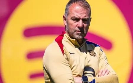 برشلونة يجدد عقد المدرب هانزي فليك حتى عام 2027