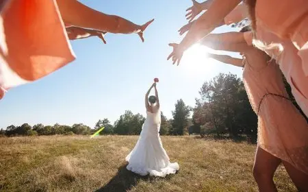 شاهدوا العريس والعروسة وهما يثيران الجدل في رياض الأطفال في كفر الشيخ!