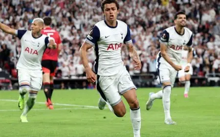 توتنهام يتوج بلقب الدوري الأوروبي بعد انتصاره على مانشستر يونايتد