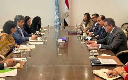 وزير الصحة يجتمع مع رئيس جافي للتحالف العالمي للقاحات للتفاوض عن توسيع صناعة اللقاحات!