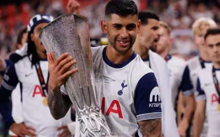 روميرو، مدافع توتنهام، يُتوج بجائزة أفضل لاعب في الدوري الأوروبي