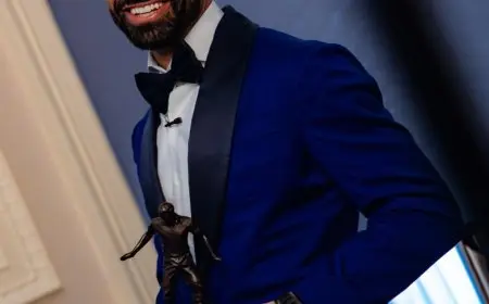 مفاجأة عظيمة! محمد صلاح يتوج بلقب الأفضل في الدوري الإنجليزي