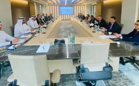 وزير الاستثمار يحضر اجتماعا مهما مع رئيس مجموعة أبوظبي للطيران لبحث خطط كبيرة !!