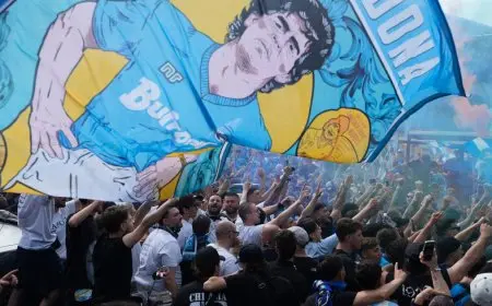 حمّى “اللقب الرابع” تسيطر على نابولي قبل المواجهة الحاسمة مع إنتر