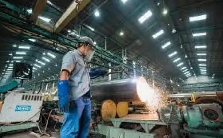 تقرير حصري: زيادة قياسية بنسبة 3.9% في الصناعات التحويلية والاستخراجية خلال مارس 2025!