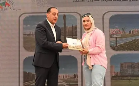رئيس الحكومة يفاجئ الجميع بتسليم عقود وحدات سكنية في مدينة أكتوبر الجديدة!