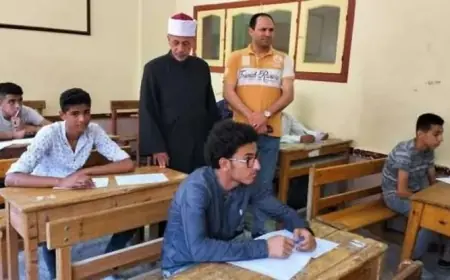 نموذج امتحان اللغة الإنجليزية الصف الثالث الثانوي الأزهري 2025 علمي بنظام البوكليت