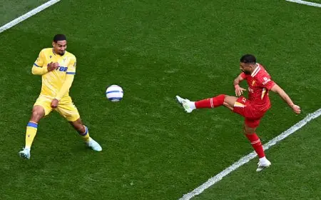 صلاح يتألق ويقود ليفربول لتحقيق تعادل مذهل في ليلة التتويج الكبيرة!