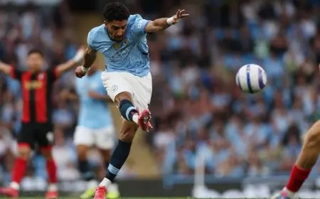 “صاروخ مرموش: هل سيحقق جائزة هدف الموسم في الدوري الإنجليزي؟”