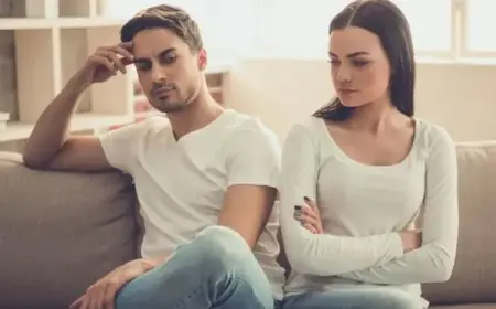 لماذا يقيد بعض الأزواج زوجاتهم عن بناء صداقات جديدة؟ الأسباب والدوافع وراء هذه الظاهرة