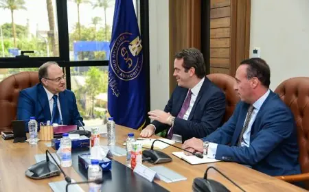 رئيس هيئة الدواء المصري يستقبل وفد “سانوفي” لتعزيز شراكات تطوير صناعة الدواء في مصر