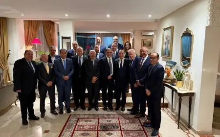 وزير الخارجية يجتمع بكبار رجال الأعمال ورؤساء البنوك المغربية لتعزيز التعاون الاقتصادي