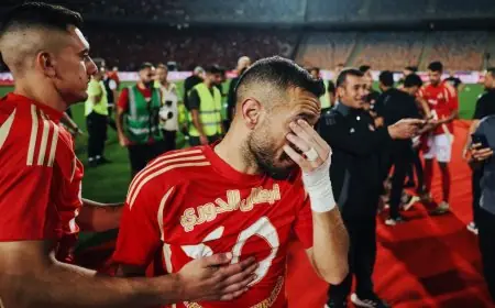 شوبير يُفاجئ الجميع بكشف سبب بكاء علي معلول بعد مباراة فاركو!