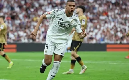 التشكيلة المثالية للدوري الإسباني 2024-2025: اكتشف أفضل اللاعبين!