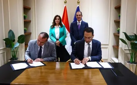 “الاتصالات والتنمية المحلية توقعان اتفاقية لدعم مجمعات ‘حياة كريمة’ بأحدث التقنيات”