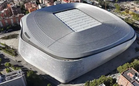 رئيس برشلونة السابق: “ملعب برنابيو مثل علبة السردين” ويتمنى فشل تشافي!