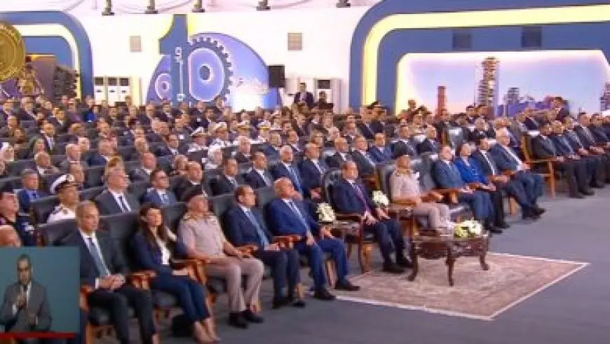 الرئيس السيسي: الدولة تضمن دور العمال في تعزيز التنمية و推动 النهضة الصناعية