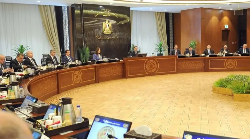مدبولي يُكلف بتنظيم التنسيق بين المحافظين ومديري الأمن في قضايا مخالفات البناء ومراقبة الأسواق والاستعداد للانتخابات