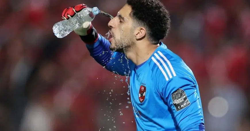 شوبير يكشف عدم وجود مفاوضات مع فالنسيا بشأن انتقال ابنه مصطفى حارس الأهلي