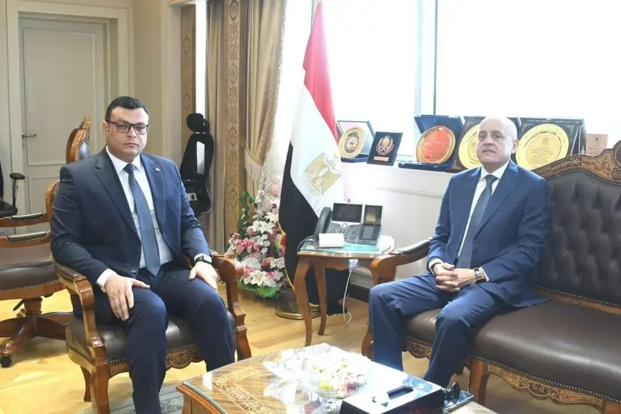 وزير الإسكان يفتح أبواب المحافظة لمحافظ الأقصر لتفقد مشروعات مبادرة حياة كريمة!