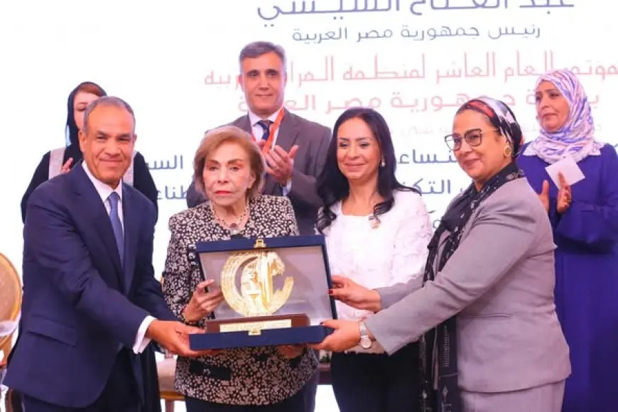 وزيرة التضامن تكشف عن خطط جريئة لحماية النساء في العالم الافتراضي!