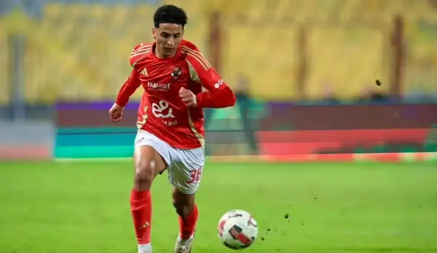 لاعب الأهلي يفاجئ الجميع ويغادر معسكر منتخب الشباب قبل مواجهة تنزانيا!