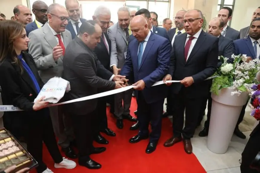 “فتح المعرض الدولي للتبريد والتكييف: اكتشف أحدث ابتكارات وزير الصناعة في تدفئة الهواء!”