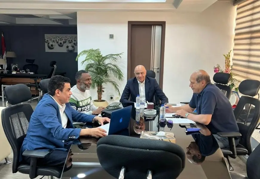 اجتماع حماسي بين درويش ونبيل مع كأس العالم: تفاصيل مثيرة!