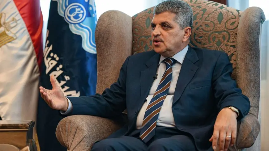 “رئيس قناة السويس يؤكد: شراكة مثمرة مع الرعاية الصحية لإقامة مقرات طبية في مواقع العمل!”