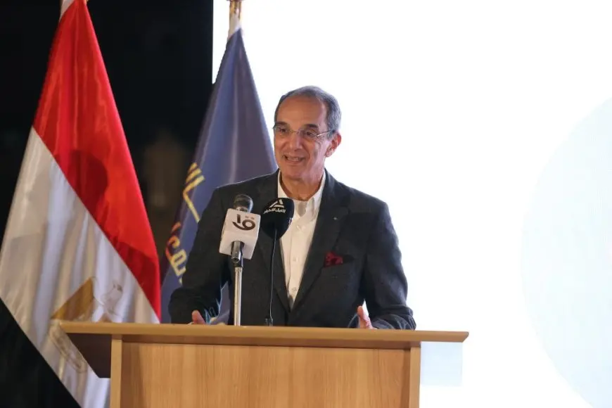 وزير الاتصالات يدعو محافظ طوكيو إلى زيارة مثيرة لمصر لتبادل الخبرات!