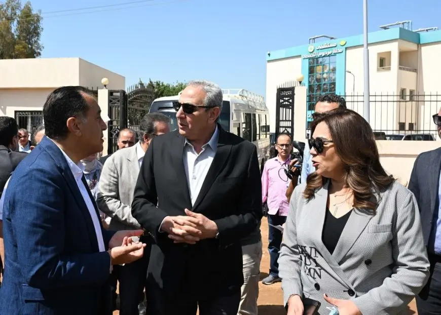 رئيس الوزراء يزور مستشفى محلة مرحوم التخصصي ويكشف عن مشروع ضخم لتحسين الخدمات الصحية