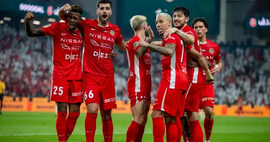 شباب الأهلي يتغلب على الشارقة ويحقق ثنائية الدوري والكأس في الإمارات