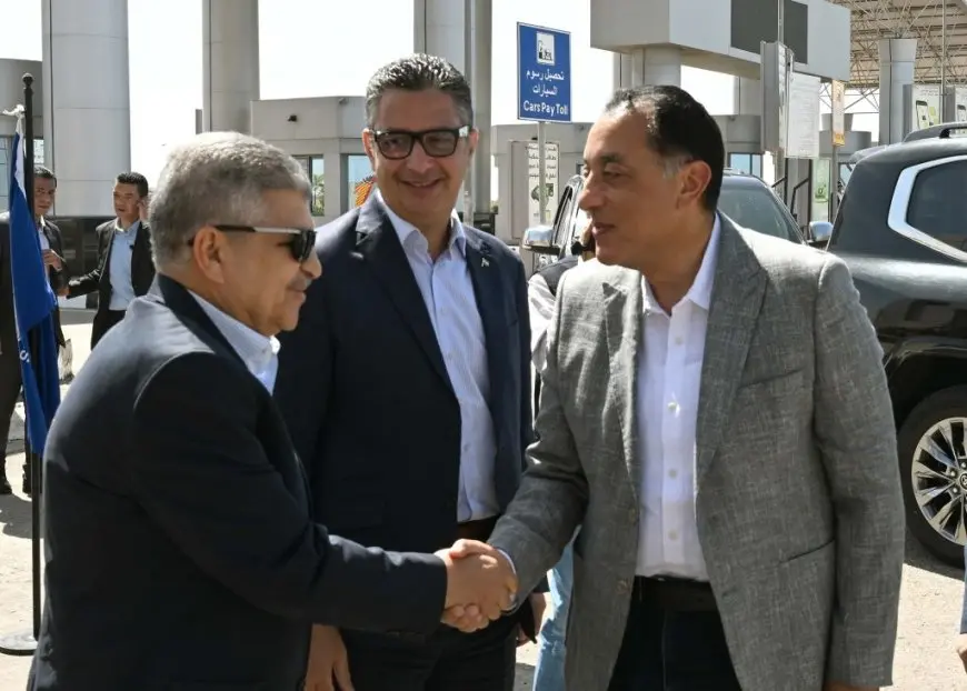 “مفاجآت مدهشة! رئيس الوزراء يطلق مشروعات مذهلة في منطقة السويس الاقتصادية”