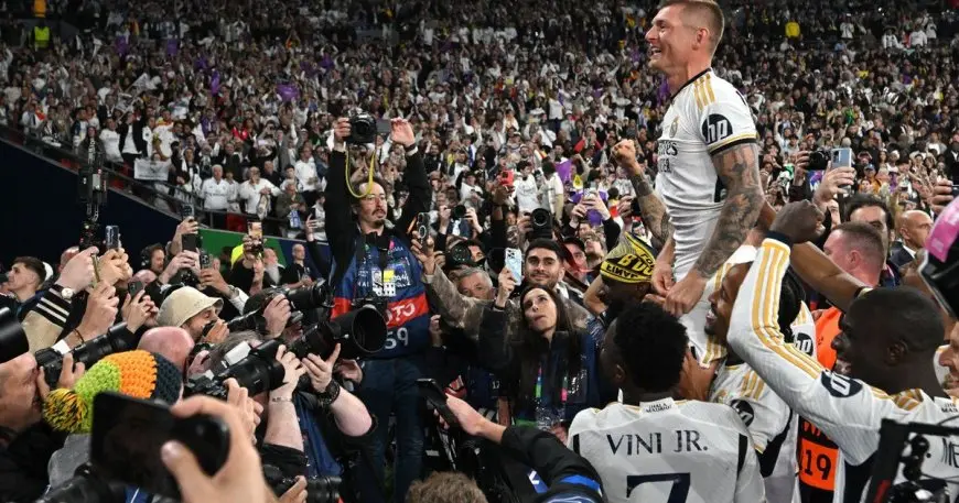 توني كروس يعود لارتداء قميص ريال مدريد مجددًا في “سانتياغو برنابيو”