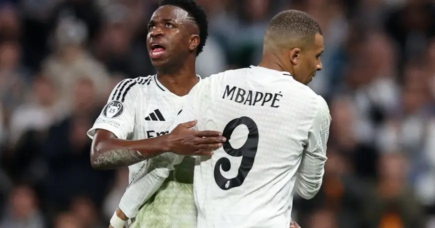 تشكيلة ريال مدريد الرئيسية في الكلاسيكو: ضعف في الدفاع وثنائية هجومية مميزة