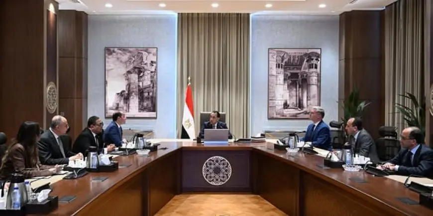 رئيس الوزراء يطلق مبادرة جديدة لتشغيل السيارات بالغاز الطبيعي – اكتشف التفاصيل الآن!