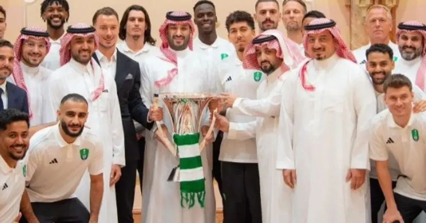 الأهلي يتلقى تكريم ولي العهد بعد فوزه باللقب الآسيوي