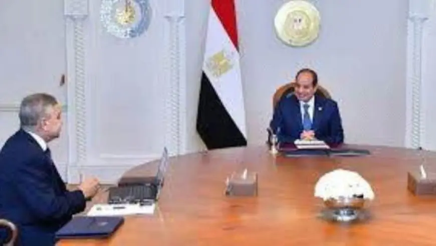 أشهر محلل يكشف عن الحقيقة المدهشة: تراجع كبير في عبور السفن بقناة السويس خلال أبريل!