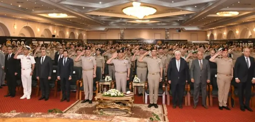 وزير الدفاع والإنتاج يحضر حدثاً استثنائياً في كلية الفنية العسكرية لعام 2025!