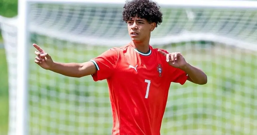 16 نادياً أوروبياً يتواجدون لمتابعة كريستيانو جونيور مع المنتخب البرتغالي