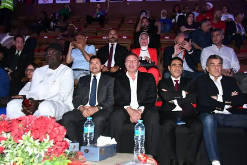 “وزير الرياضة يشهد حفل افتتاح كأس الكؤوس الإفريقية لكرة اليد ويثير التشويق بمشاركته!”