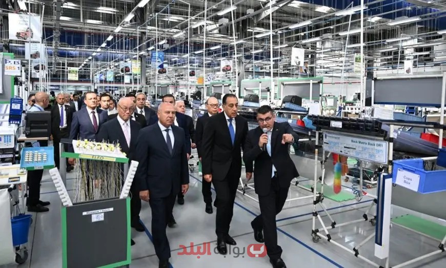 رئيس الوزراء يطلق جولة تفقدية مذهلة في مصنع “سوميتومو” الجديد لإنتاج الضفائر الكهربائية في عالم السيارات!