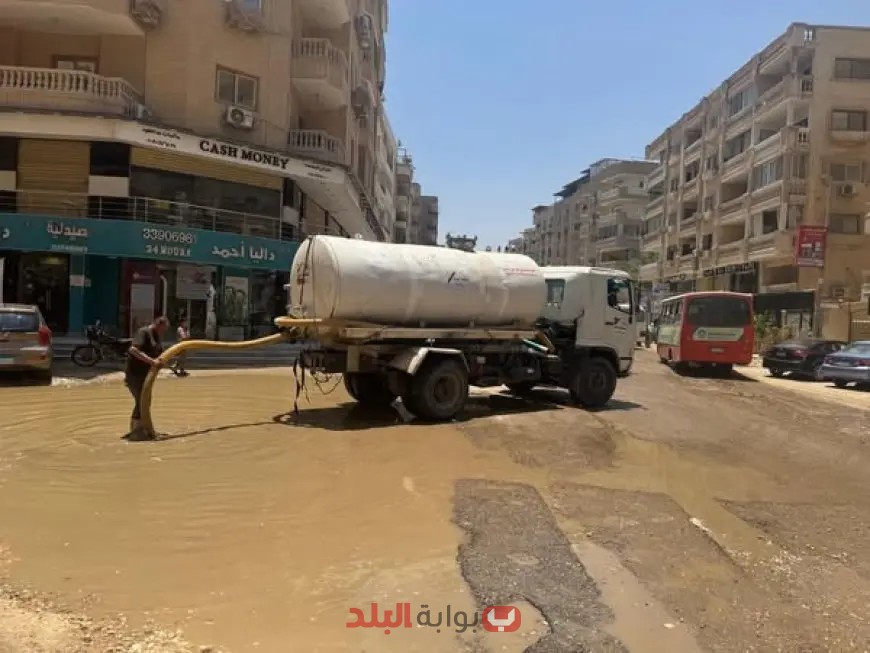 إنقاذ عاجل لكسر الخط المائي في هضبة الأهرام! اكتشف كيف تمت إصلاحه واستعادة الضخ بسرعة على الطريق