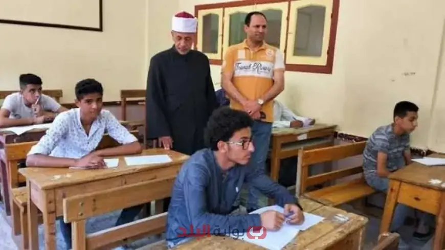 نموذج امتحان اللغة الإنجليزية الصف الثالث الثانوي الأزهري 2025 علمي بنظام البوكليت